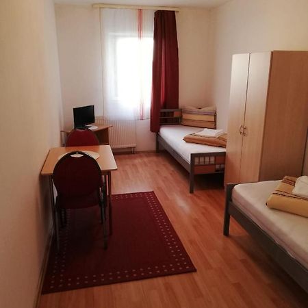 Pension Feldschloessl Ingolstadt Extérieur photo